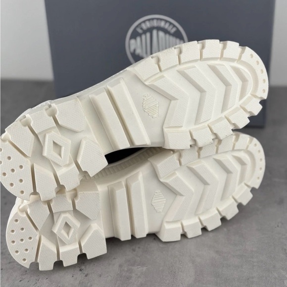 Palladium Revolt Lo Tx Platform Boots Vegan Black White Womens Sz 10 New - Picture 3 of 4